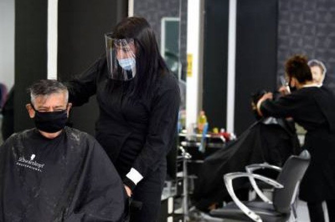 Ações abrangem processos envolvendo parceiros em salões de beleza, corretores de imóveis e médicos, entre outros profissionais - (crédito: ALFREDO ESTRELLA) Ações abrangem processos envolvendo parceiros em salões de beleza, corretores de imóveis e médicos, entre outros profissionais - (crédito: ALFREDO ESTRELLA)