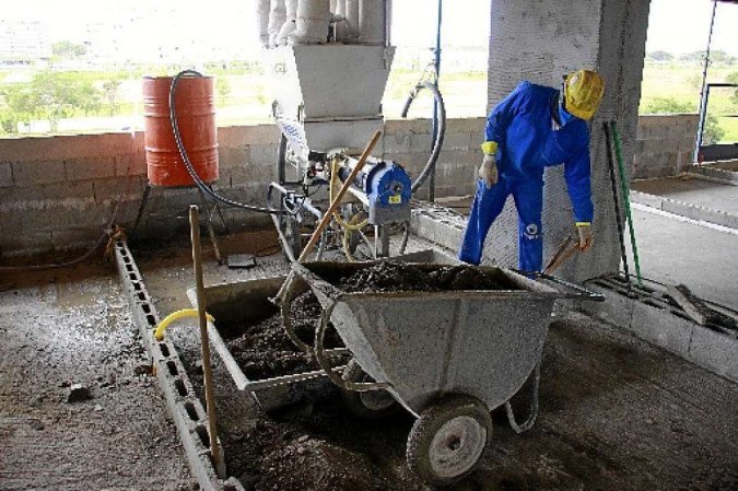 Segundo a entidade, a construção civil tem um papel fundamental no crescimento econômico brasileiro. Em 2021, o PIB da Construção cresceu 9,7% contra 4,6% do PIB nacional - (crédito: Vinicius Cardoso Vieira /CB/D.A Press - 4/4/19) Segundo a entidade, a construção civil tem um papel fundamental no crescimento econômico brasileiro. Em 2021, o PIB da Construção cresceu 9,7% contra 4,6% do PIB nacional - (crédito: Vinicius Cardoso Vieira /CB/D.A Press - 4/4/19)