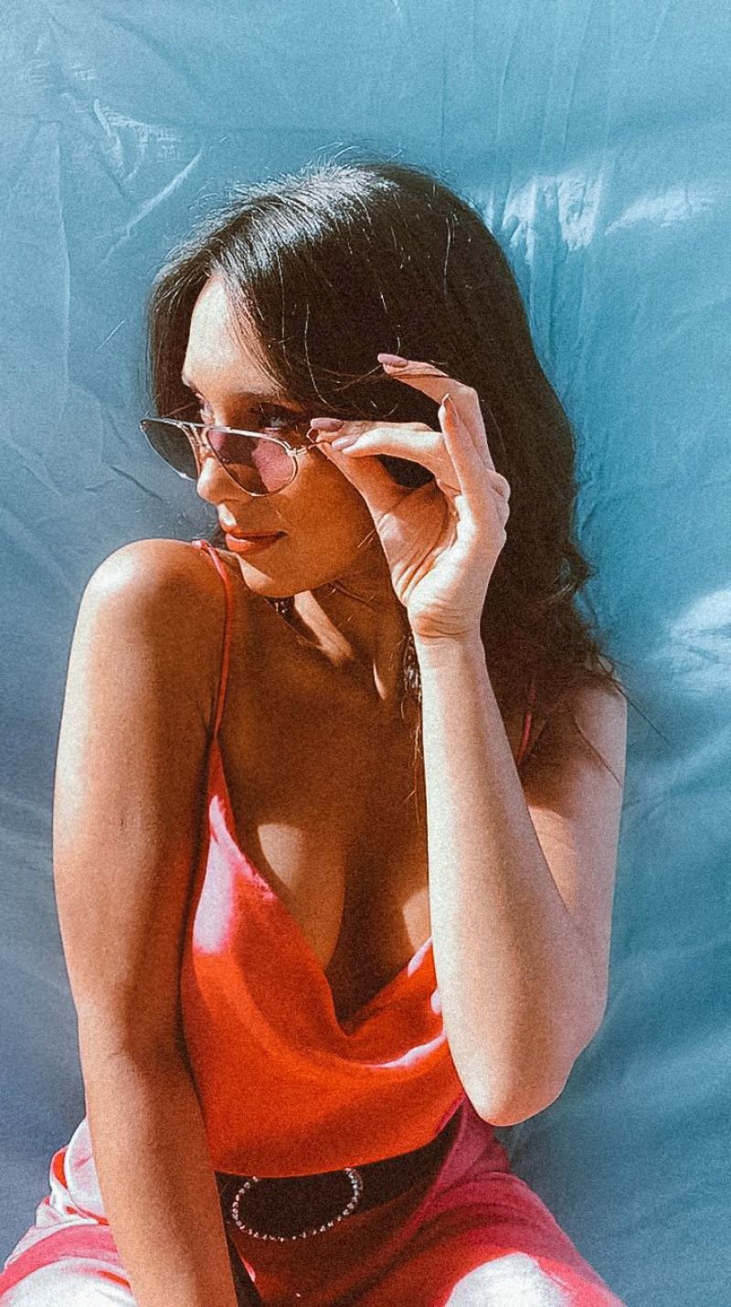 Isadora lançou a música 'Caso raro', junto com Josefe, recentemente