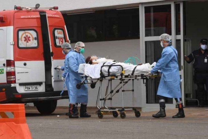 A média móvel de mortes caiu apenas 13,5% na comparação com os últimos 14 dias, ficando em 13,7 nesta quarta (27/10) -  (crédito: Ed Alves/CB/D.A Press)