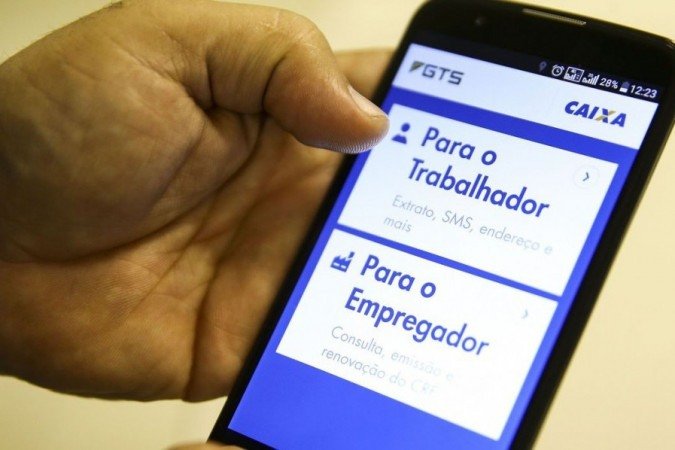 Os trabalhadores contemplados são aqueles que aderiram ao saque-aniversário do FGTS e que tiveram seus contratos de trabalho suspensos ou rescindidos entre 1º de janeiro de 2020 e 28 de fevereiro de 2025 - (crédito: Marcelo Camargo/Agência Brasil) Os trabalhadores contemplados são aqueles que aderiram ao saque-aniversário do FGTS e que tiveram seus contratos de trabalho suspensos ou rescindidos entre 1º de janeiro de 2020 e 28 de fevereiro de 2025 - (crédito: Marcelo Camargo/Agência Brasil)