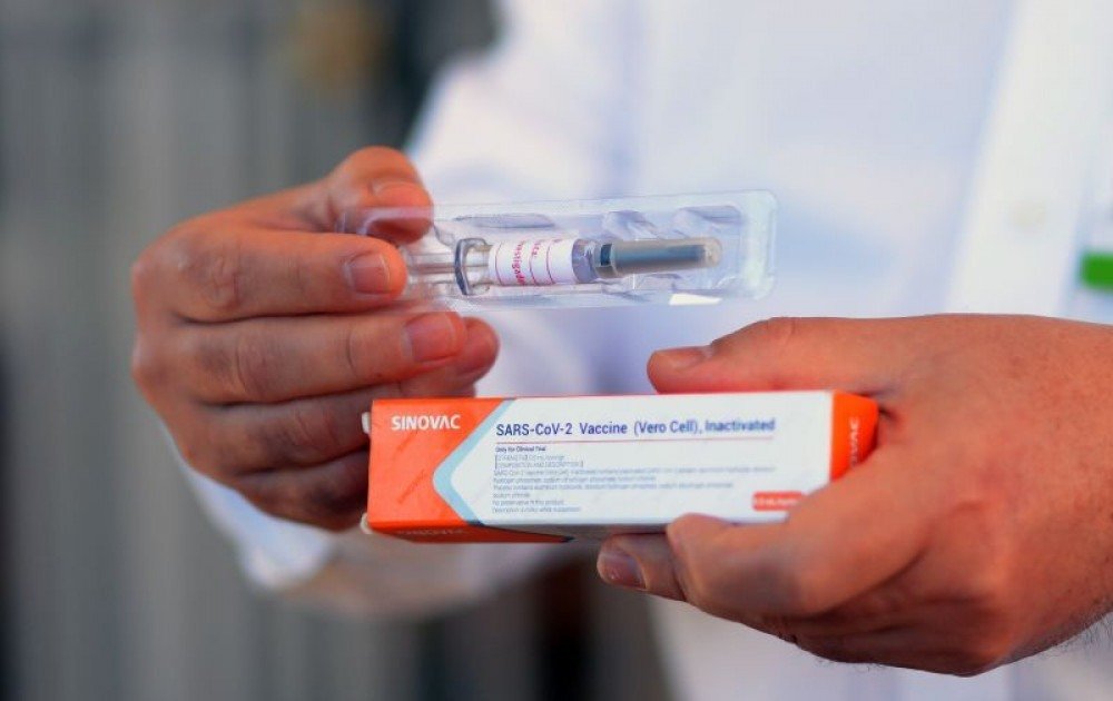 Vacina contra a covid-19 no ensaio clínico no HUB