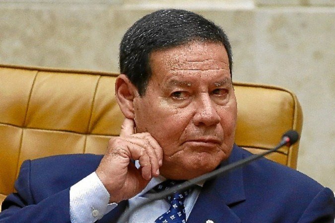 Em permanente rota de colisão com o presidente, Mourão, desta vez, disse que não falava pelo governo ao reconhecer o vencedor da eleição dos EUA - (crédito: Sergio Lima/AFP - 3/2/20) Em permanente rota de colisão com o presidente, Mourão, desta vez, disse que não falava pelo governo ao reconhecer o vencedor da eleição dos EUA - (crédito: Sergio Lima/AFP - 3/2/20)