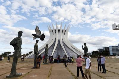 09/08/2020. Crédito: Minervino Júnior/CB/D.A Press. Brasil. Brasília - DF. Cidades. Queda no setor de Turismo em Brasília com a pandemia do coronavírus. Movimentação de turistas na Catedral de Brasília.
