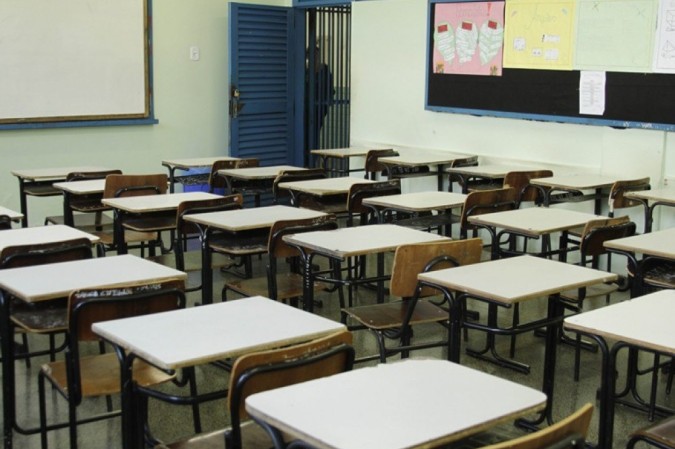 Mais de 120 mil estudantes da escola pública do DF não conseguem acessar a  EaD – SINPRO-DF