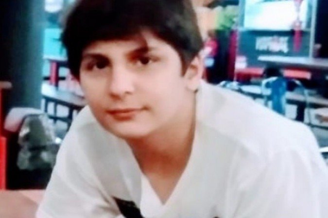 João Vitor Domat Remus, 13 anos, morreu após levar um choque em um carregador de celular. Morador de Brasília, ele passava uma temporada em Tocantins com a família. - (foto: Arquivo Pessoal) João Vitor Domat Remus, 13 anos, morreu após levar um choque em um carregador de celular. Morador de Brasília, ele passava uma temporada em Tocantins com a família. - (foto: Arquivo Pessoal)