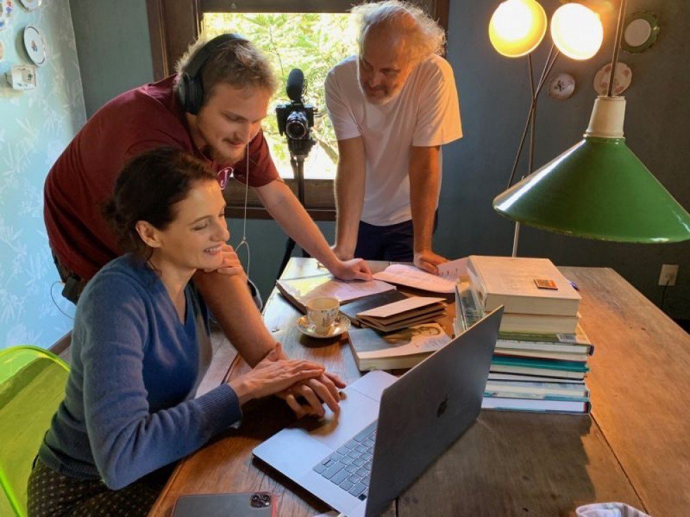 Denise Fraga, Luiz Villa&ccedil;a e Pedro Villa&ccedil;a conferem resultado da grava&ccedil;&atilde;o