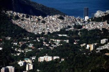 Favela da Rocinha, no Rio: a maior do Brasil, com 72 mil habitantes -  (crédito: MAURO PIMENTEL)