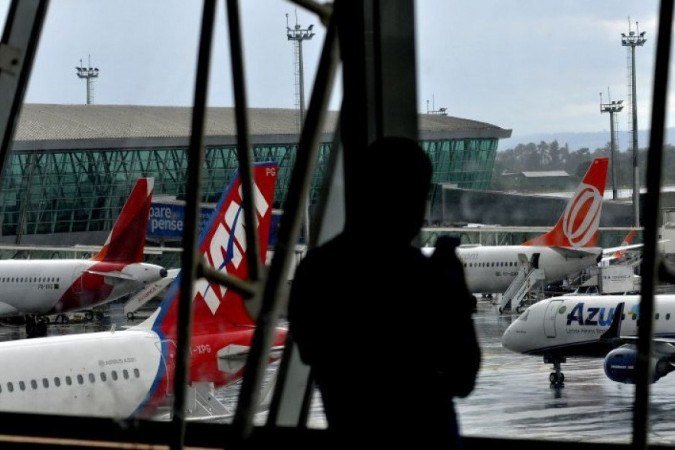 Aos poucos, o aeroporto retoma o fluxo de passageiros - (crédito: Minervino Junior/CB/D.A Press) Aos poucos, o aeroporto retoma o fluxo de passageiros - (crédito: Minervino Junior/CB/D.A Press)
