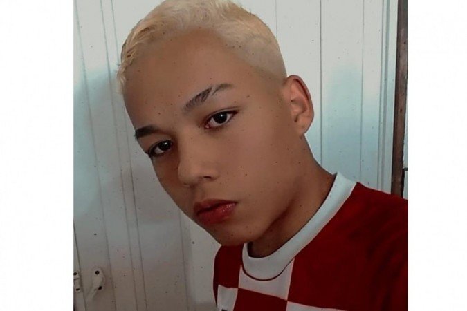 Andrew Ferreira estava com um amigo na orla do Lago Veredinha, quando pulou na água com o outro jovem