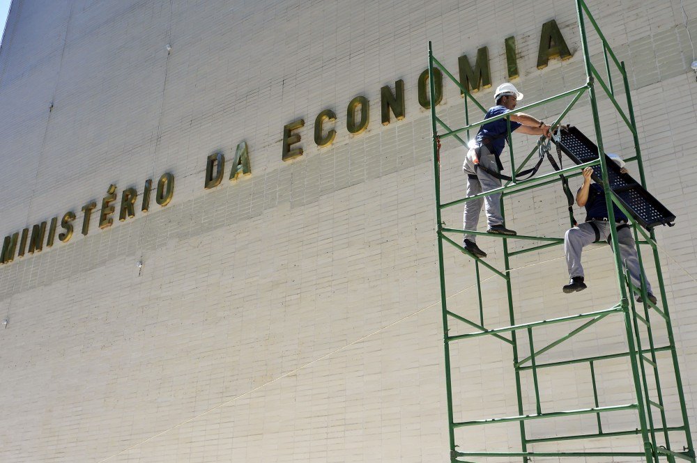 Reforma administrativa prevê fim de licença prêmio e da aposentadoria compulsória