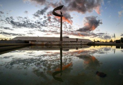 A expectativa é que o céu se mantenha limpo e que a temperatura alcance 24ºC em Brasília e 26ºC em outras regiões do DF -  (crédito: Ed Alves/CB/D.A Press) -A expectativa é que o céu se mantenha limpo e que a temperatura alcance 24ºC em Brasília e 26ºC em outras regiões do DF -  (crédito: Ed Alves/CB/D.A Press)