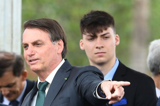 "Peço A Deus Que O Proteja", Diz Bolsonaro Sobre Filho Jair Renan ...