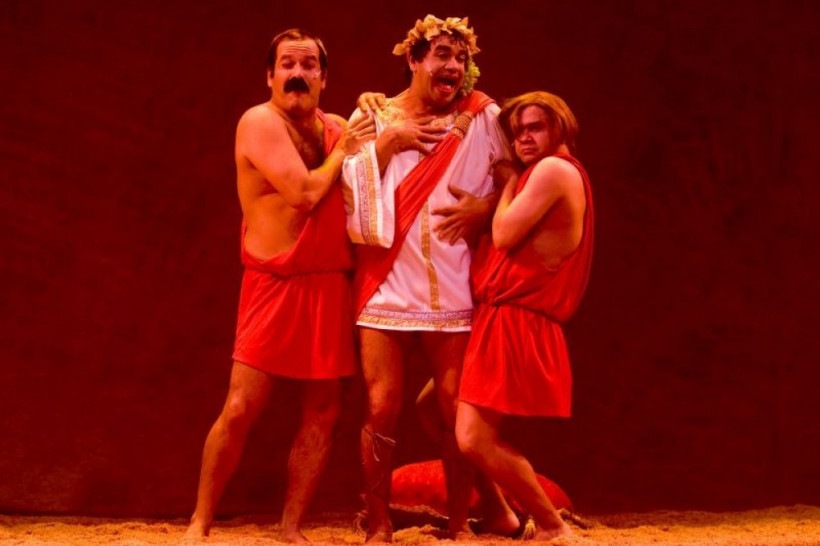 Cena do espetáculo 'Hermanoteu na Terra de Godah'