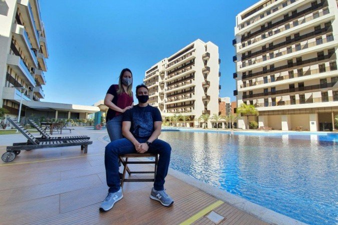 Para o casal Mariana Rios e Eduardo Morato, as adaptações foram necessárias. 