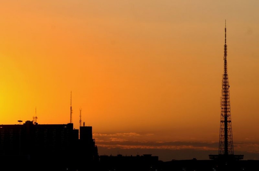 Que sufoco! DF atinge novo recorde de calor do ano nesta terça-feira