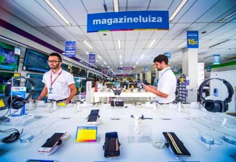 Rede de Luiza Helena Trajano cresceu apostando tanto nas lojas físicas quanto no e-commerce