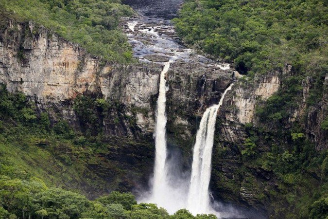 Vista dos Saltos do Rio Preto, a partir do Mirante da Janela. Na mesma trilha, é possível chegar à Cachoeira do Abismo, na Chapada - (crédito: Marcelo Camargo/Agência Brasil) Vista dos Saltos do Rio Preto, a partir do Mirante da Janela. Na mesma trilha, é possível chegar à Cachoeira do Abismo, na Chapada - (crédito: Marcelo Camargo/Agência Brasil)