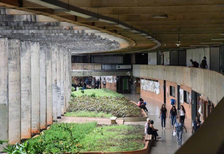 UnB atribui melhora em rankings a editais de apoio a publicação de artigos acadêmicos   