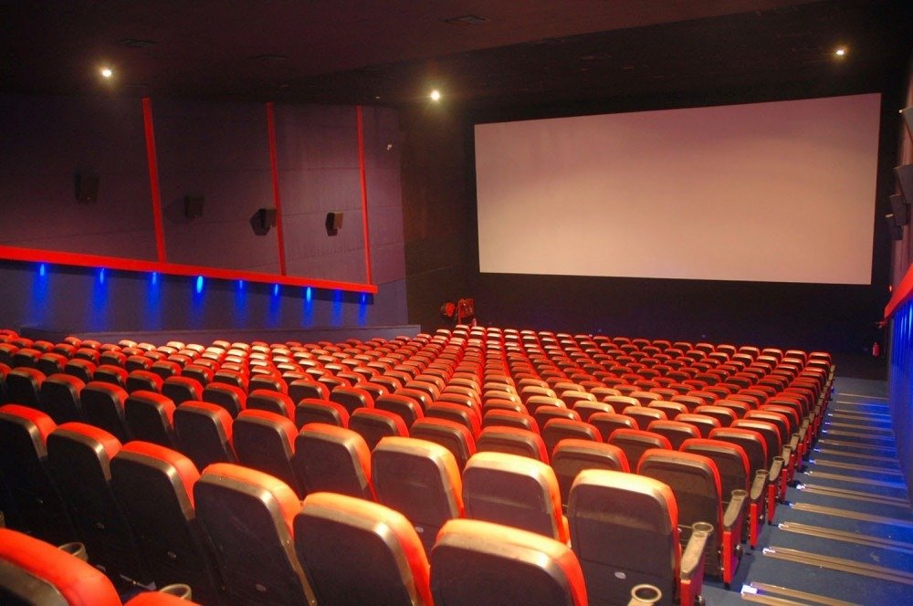 GDF libera atividades de cinema, teatro e uso de piscinas em clubes