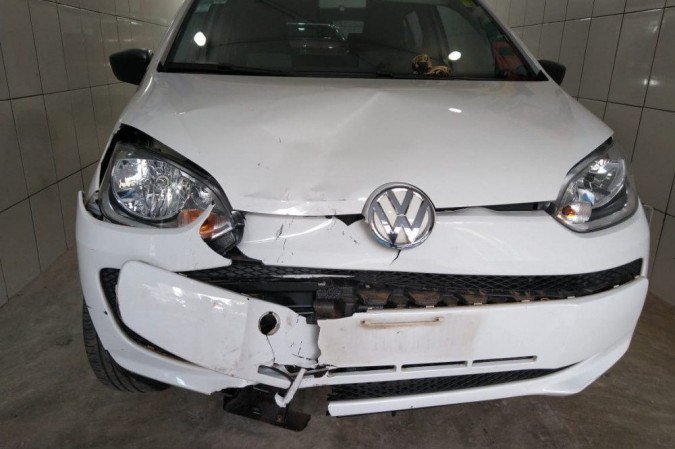 A polícia chegou ao motorista depois de encontrar o carro em uma oficina no Guará - (foto: PCDF/Divulgação) A polícia chegou ao motorista depois de encontrar o carro em uma oficina no Guará - (foto: PCDF/Divulgação)