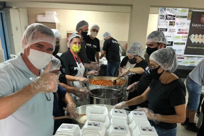 Projeto Marmita Solidária já distribuiu mais de 13 mil refeições à entidades sociais do DF e do Entorno - (foto: arquivo pessoal ) Projeto Marmita Solidária já distribuiu mais de 13 mil refeições à entidades sociais do DF e do Entorno - (foto: arquivo pessoal )