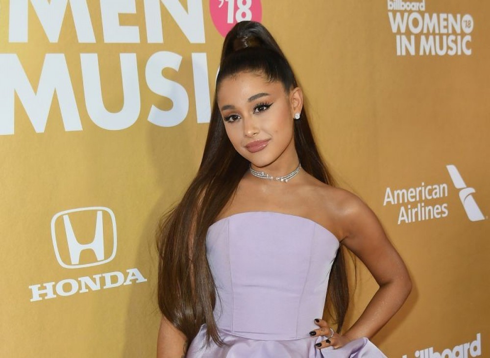 Ariana Grande participa do remix de 'Save your tears', do The Weeknd