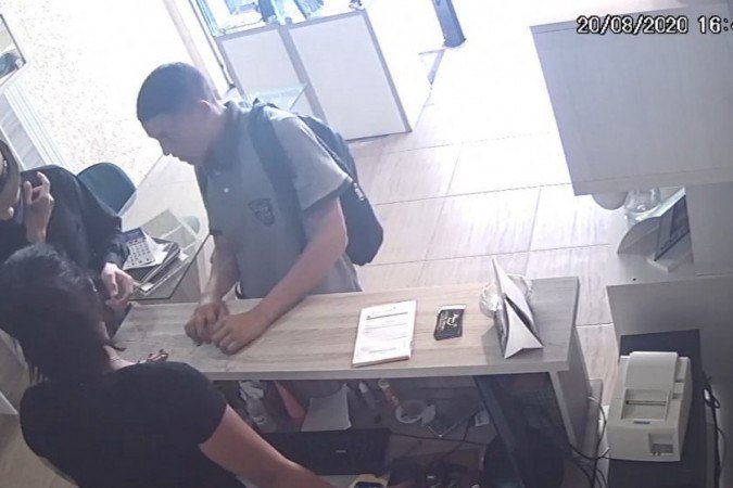Câmeras de segurança flagraram a ação dos criminosos - (foto: PMDF/Divulgação) Câmeras de segurança flagraram a ação dos criminosos - (foto: PMDF/Divulgação)
