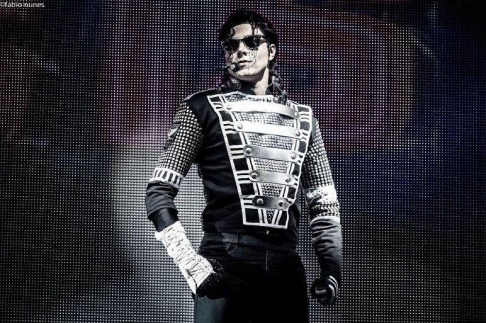 Tributo ao cantor Michael Jackson com Rodrigo Teaser