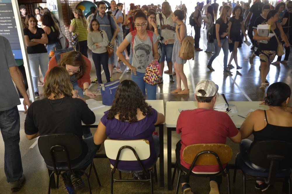 Filas para votar nas eleições da UnB de 2016: neste ano, nada de movimentação, pois todo o processo será eletrônico