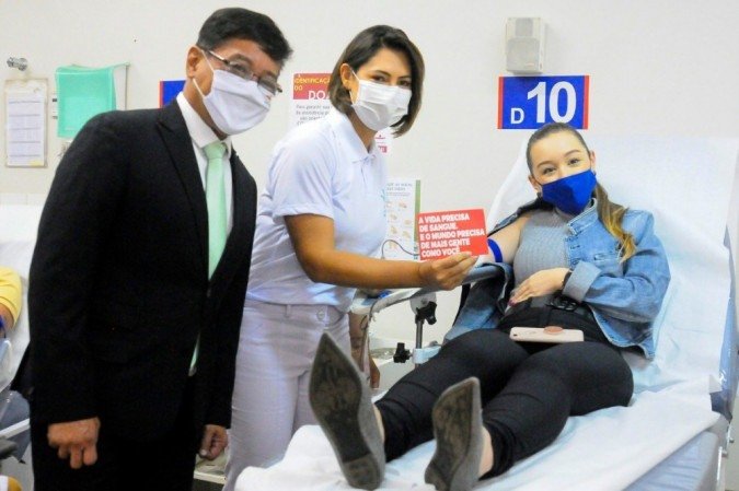 Primeira-dama incentivou a doação de sangue durante visita ao hemocentro - (foto: Divulgação / Agência Saúde) Primeira-dama incentivou a doação de sangue durante visita ao hemocentro - (foto: Divulgação / Agência Saúde)