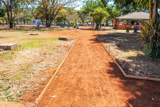 As calçadas estão sendo reformadas, assim como os vestiários do parque - (foto: Paulo H. Carvalho/Agência Brasília) As calçadas estão sendo reformadas, assim como os vestiários do parque - (foto: Paulo H. Carvalho/Agência Brasília)