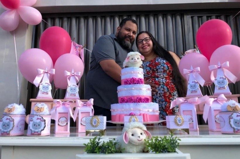 Professora Camila Graciano grávida que morreu de covid-19 após chá de fraldas surpresa
