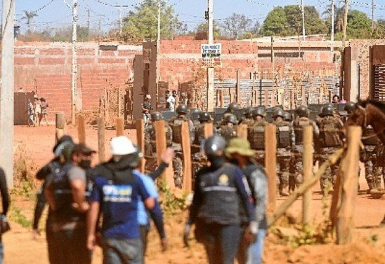 Ed Alves/CB/D.A Press