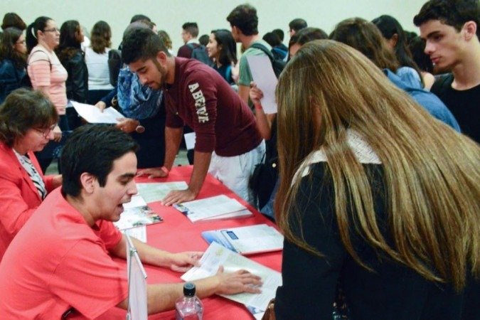 Série de webinários tem o propósito de preparar os estudantes interessados na educação no exterior para a famosa feira internacional, agora feita no formato on-line - (foto: Casa Thomas Jefferson/Divulgação) Série de webinários tem o propósito de preparar os estudantes interessados na educação no exterior para a famosa feira internacional, agora feita no formato on-line - (foto: Casa Thomas Jefferson/Divulgação)