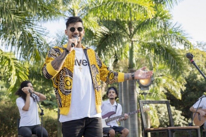 O EP 'Cheiro do Mato' de Hungria Hip Hop conta com cinco canções - (foto: Conrado Nobre/Divulgação) O EP 'Cheiro do Mato' de Hungria Hip Hop conta com cinco canções - (foto: Conrado Nobre/Divulgação)