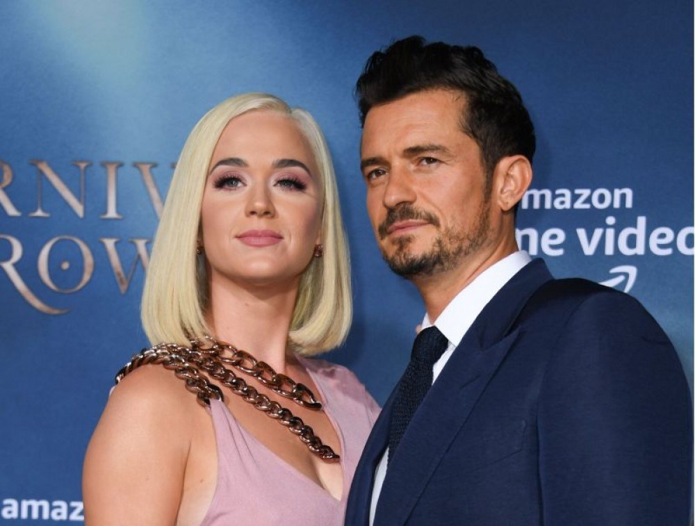 Katy Perry e Orlando Bloom são processados por compra de mansão