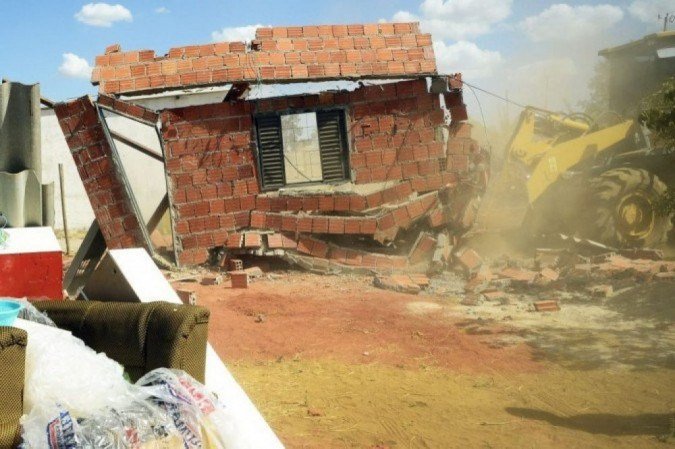 A comissão recebeu denúncias de que casas estão sendo derrubadas no assentamento e famílias estão ficando desabrigadas - (crédito: Marcelo Ferreira/CB/D.A Press)) A comissão recebeu denúncias de que casas estão sendo derrubadas no assentamento e famílias estão ficando desabrigadas - (crédito: Marcelo Ferreira/CB/D.A Press))