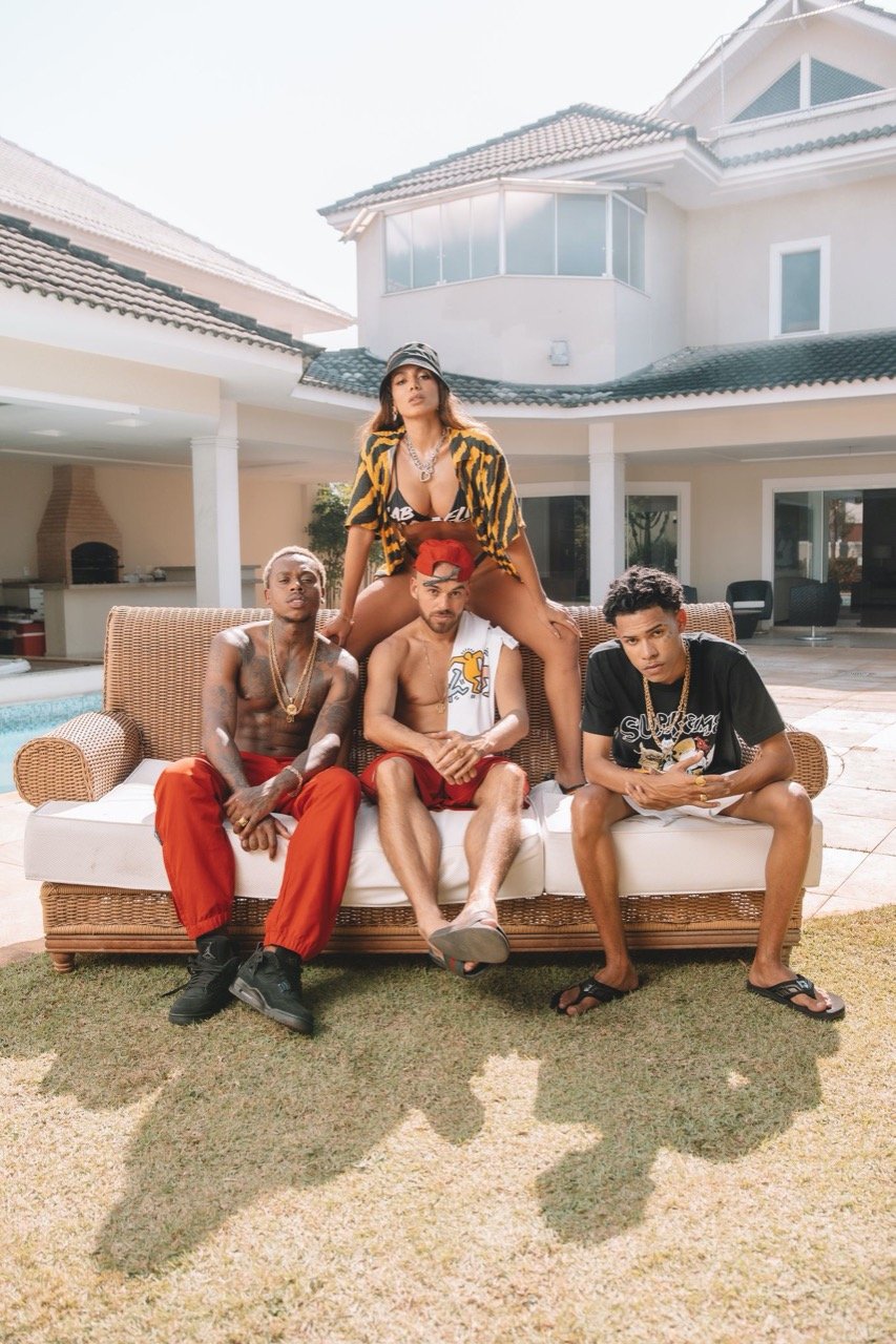 Anitta, Papatinho e os rappers  BIN e Dfideliz