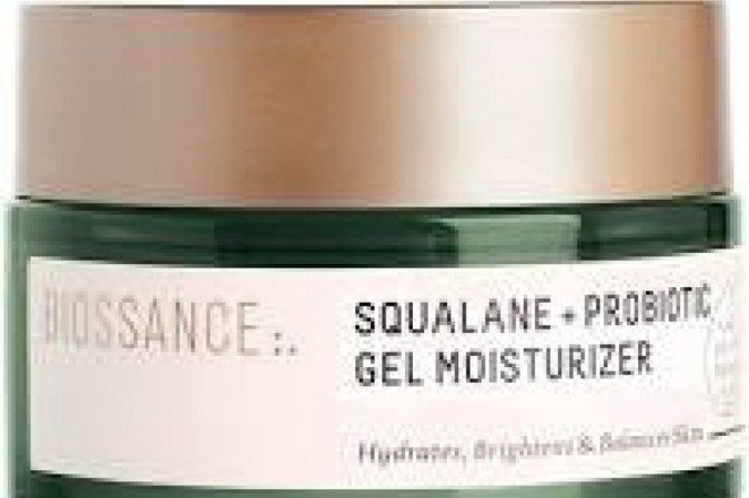 Gel creme hidratante Squalane + Probiotic, da Biossance: com Lactococcus Ferment Lysate, ajuda a equilibrar e melhorar a barreira de hidratação da pele e acelera a renovação celular. R$ 249 (50ml)