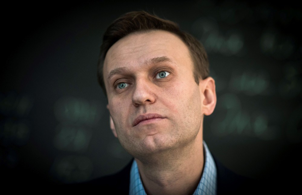 Mãe de Alexei Navalny entra com ação judicial para liberação de corpo