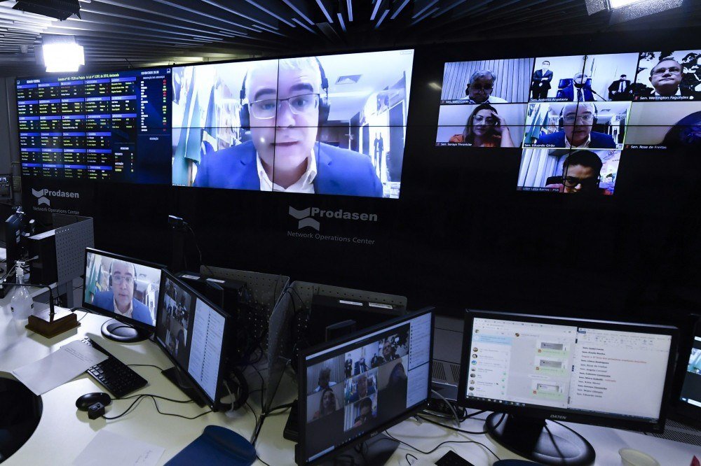 Senado aprova CNH com validade de 10 anos; texto volta à Câmara