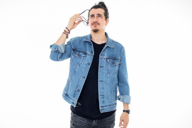 Humorista Afonso Padilha rodou o Brasil com o show 'Alma de pobre' em 2019 - (foto: @ajulianadasfotos/Divulgação) Humorista Afonso Padilha rodou o Brasil com o show 'Alma de pobre' em 2019 - (foto: @ajulianadasfotos/Divulgação)