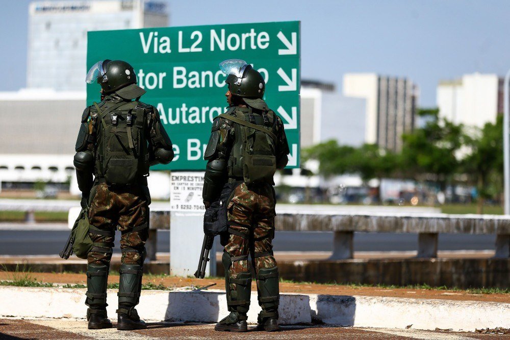  Reforma administrativa não atinge militares, magistrados e parlamentares 