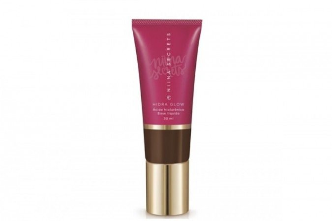 Base Hidra Glow da linha Niina Secrets Eudora. A coleção será lançada no meio de novembro e terá 17 tons de base (preço sob consulta) Base Hidra Glow da linha Niina Secrets Eudora. A coleção será lançada no meio de novembro e terá 17 tons de base (preço sob consulta)