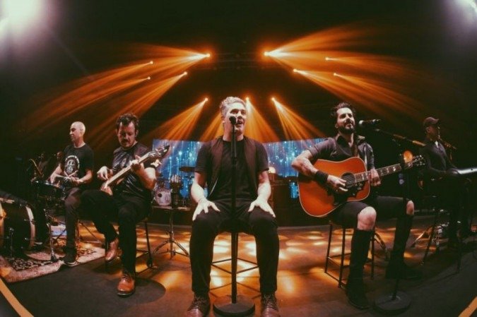 'Vamos, com certeza, tocar aqueles 20 maiores sucessos do Jota Quest, que não podem faltar' -  (crédito: Joao Paulo Lima/Divulgação)