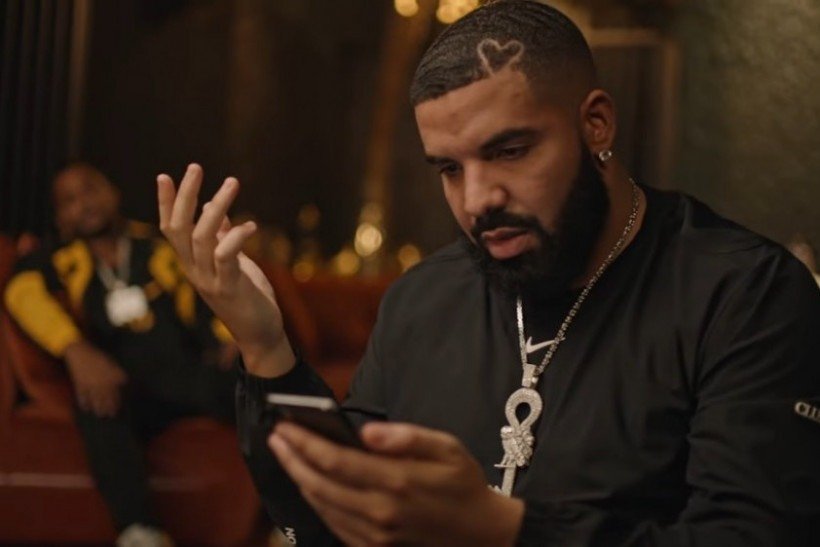 Drake em cena do clipe Popstar