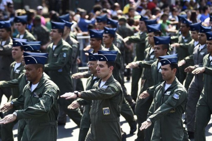 Exército planeja reduzir o numero dos “Guarani” para obter mais