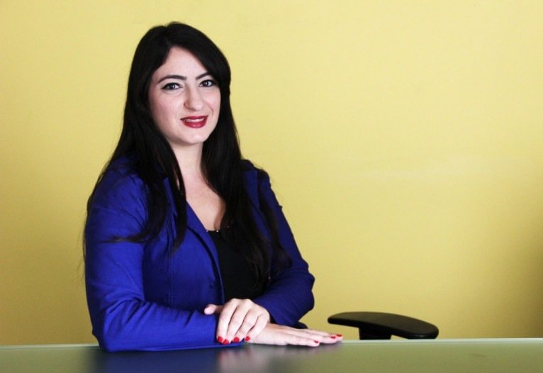 "A ideia de que quem tem ensino superior não fica sem emprego não faz mais sentido, pois, nos últimos anos, houve um crescimento no número de pessoas nas universidades e aumentou a concorrência de candidatos com esse nível de formação" Helenice Accioly, coordenadora de seleção do Nube