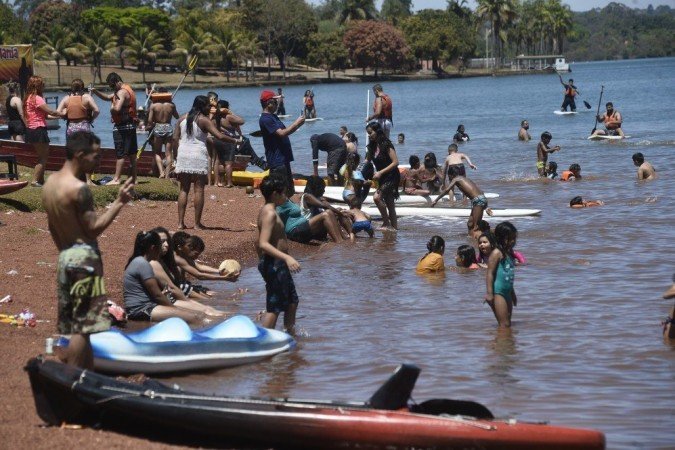 Aglomeração na Orla do Lago 